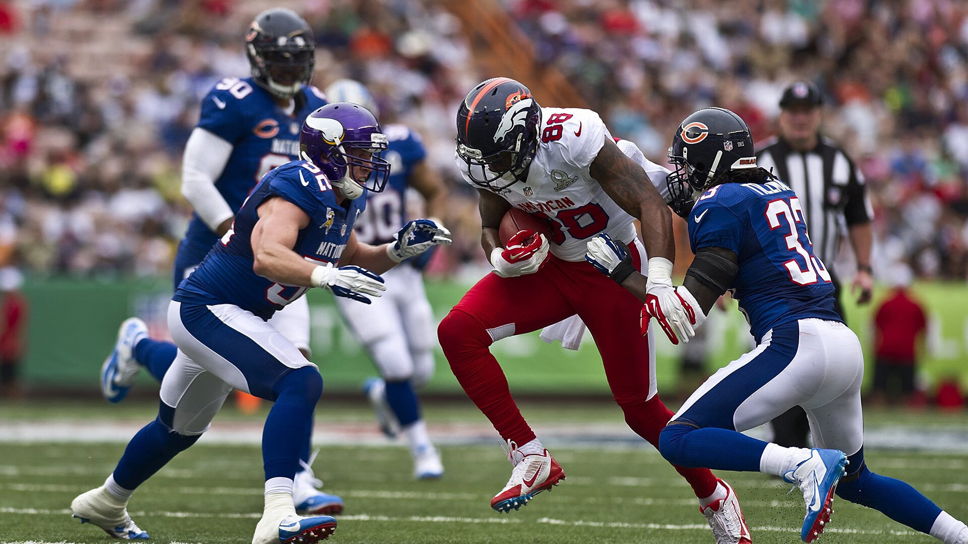 “篮球+健康”公益项目在全国各地同步推动，增强青少年体魄，公益篮球的宣传语